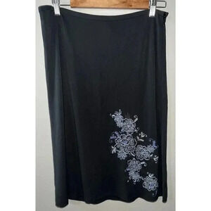 Ann Taylor Size 8 Skirt Embroidered Flowers Lined